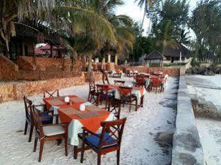 Swahili Villa Coco 2Br Apartment 700M To Beach Момбаса Экстерьер фото