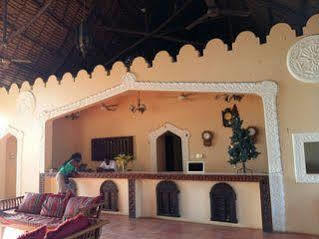 Swahili Villa Coco 2Br Apartment 700M To Beach Момбаса Экстерьер фото